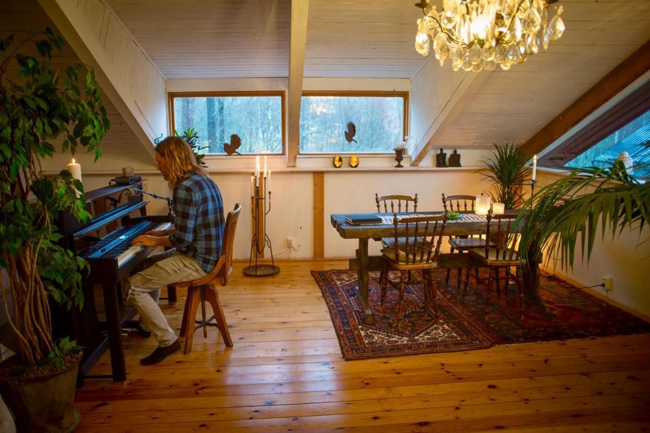 Romantic Spa Villa With Fireplace By The Lake Stjarnsund Exterior foto