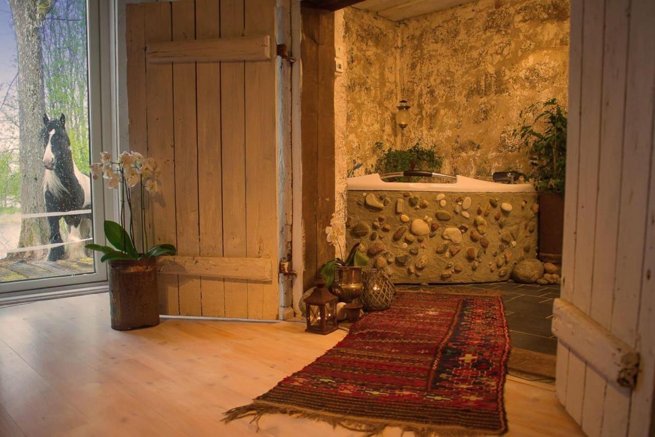 Romantic Spa Villa With Fireplace By The Lake Stjarnsund Exterior foto